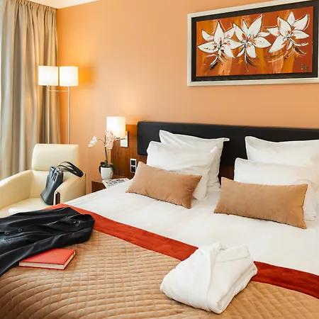 Avalon Hotel&conferences Hotel